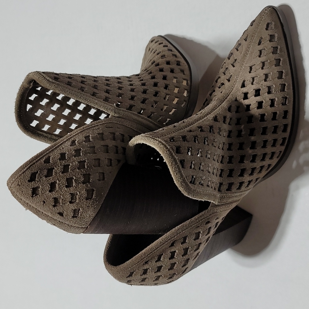 VINCE CAMUTO Brown Suede Ankle Boots Womens High Heel Booties Size 8M - Picture 5 of 16